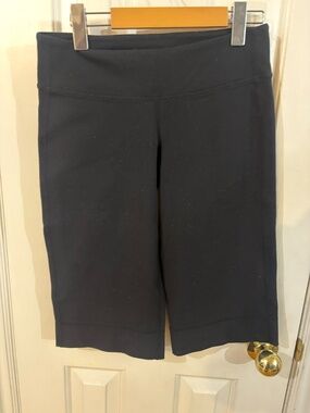 women Lululemon flare / wide capris leggings workout pants * accepting offers